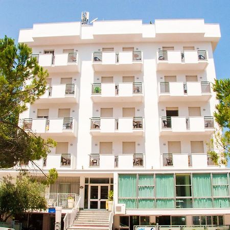 Hotel Raffaello Cesenatico Exterior photo